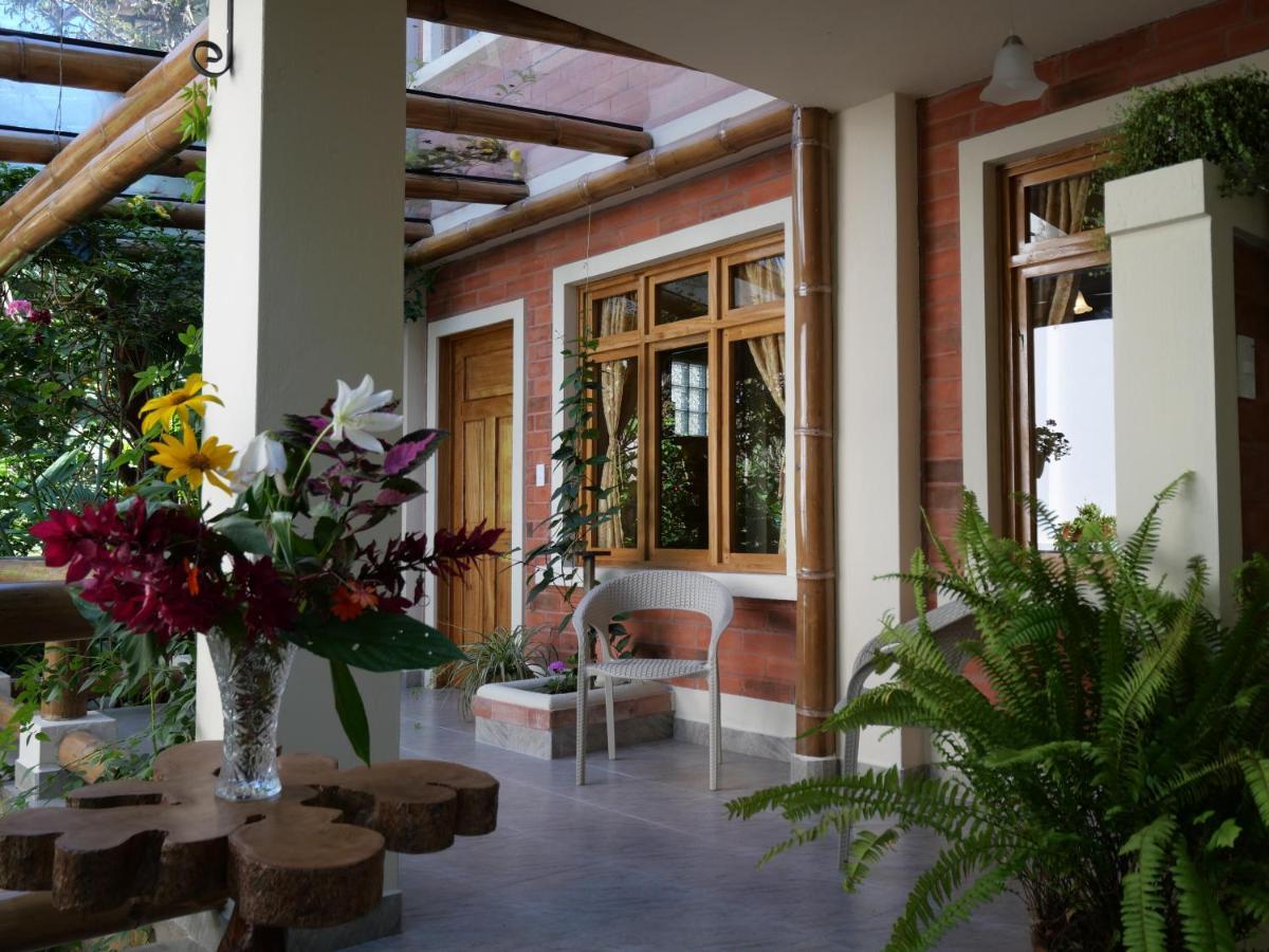 Bed and breakfast Casa Del Rio En Mindo Extérieur photo
