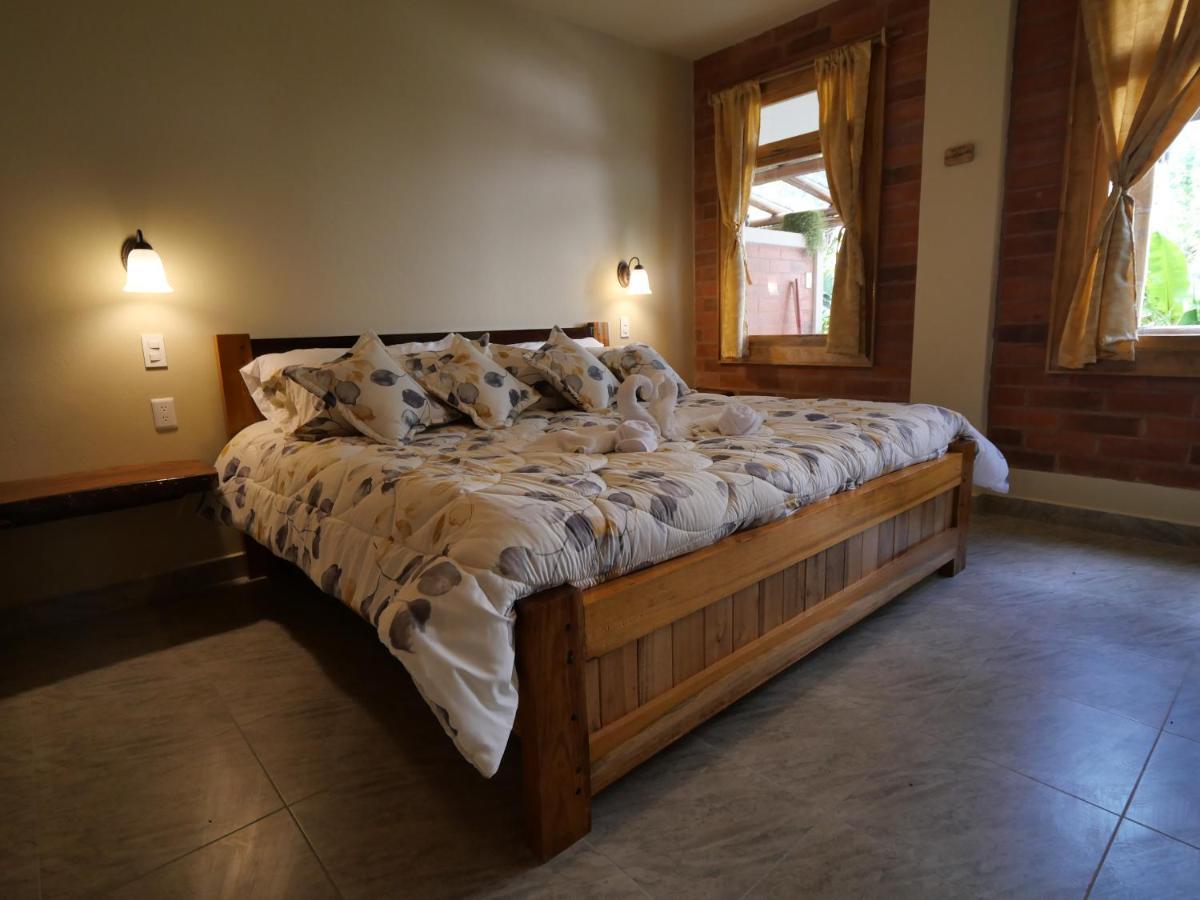 Bed and breakfast Casa Del Rio En Mindo Extérieur photo