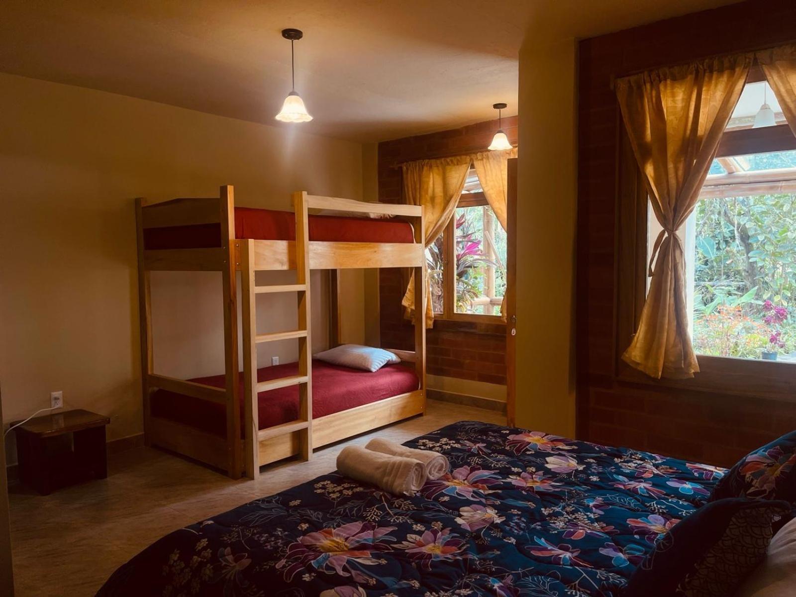 Bed and breakfast Casa Del Rio En Mindo Extérieur photo