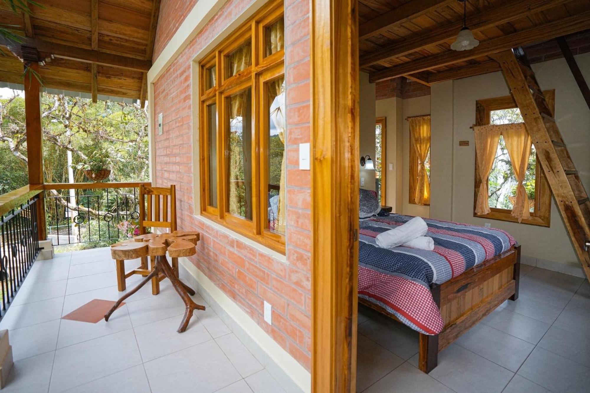 Bed and breakfast Casa Del Rio En Mindo Extérieur photo