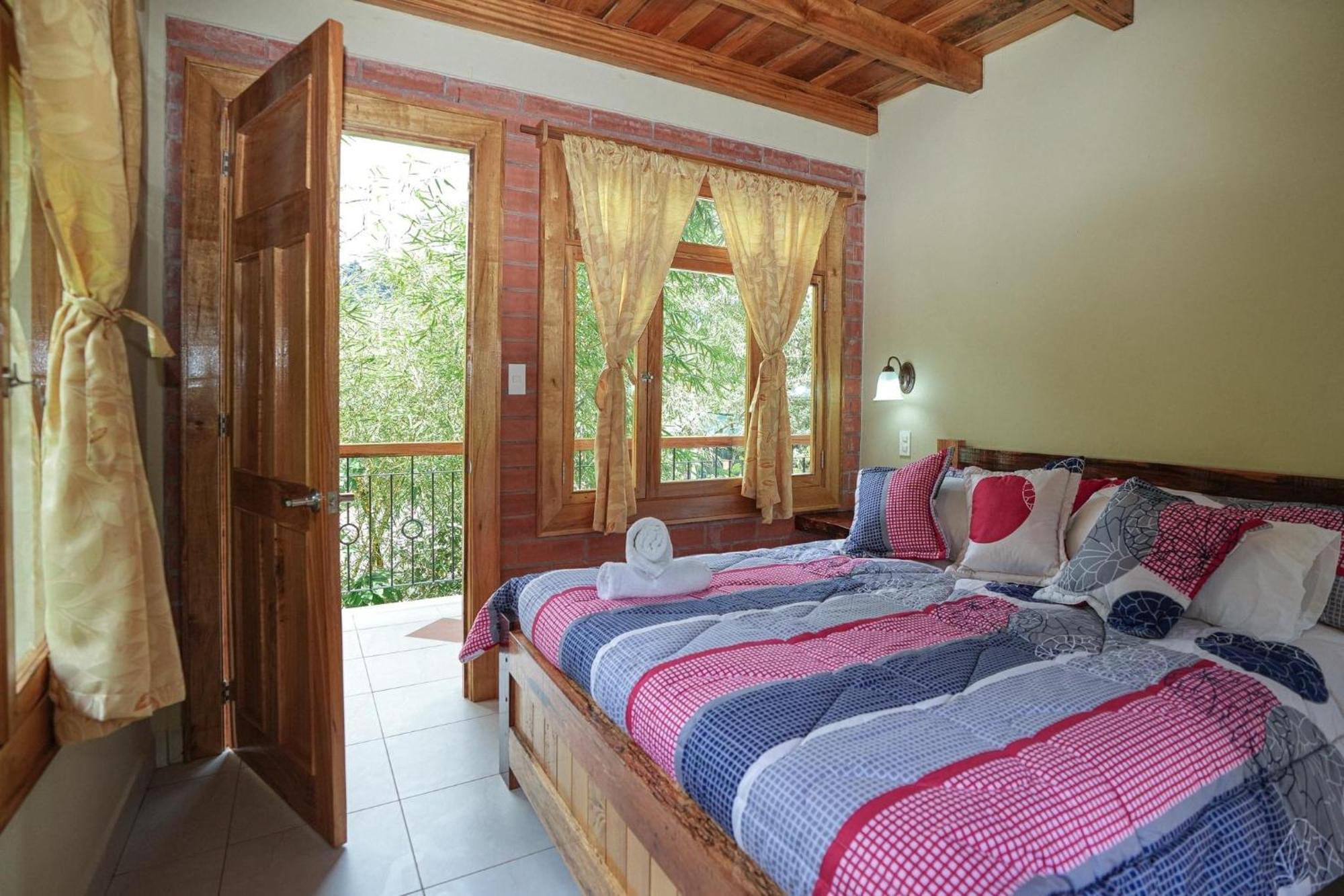 Bed and breakfast Casa Del Rio En Mindo Extérieur photo