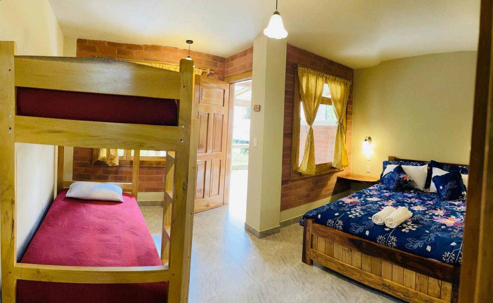 Bed and breakfast Casa Del Rio En Mindo Extérieur photo