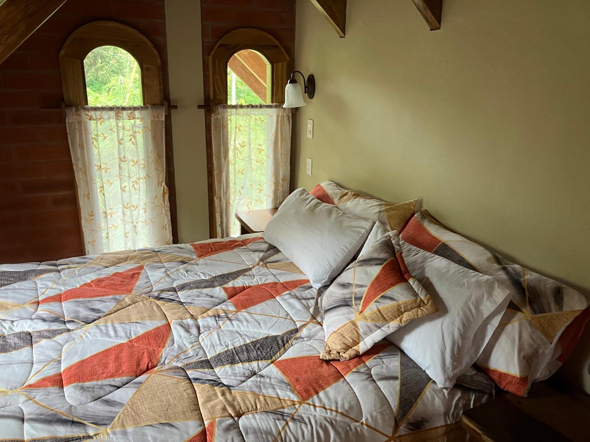 Bed and breakfast Casa Del Rio En Mindo Extérieur photo